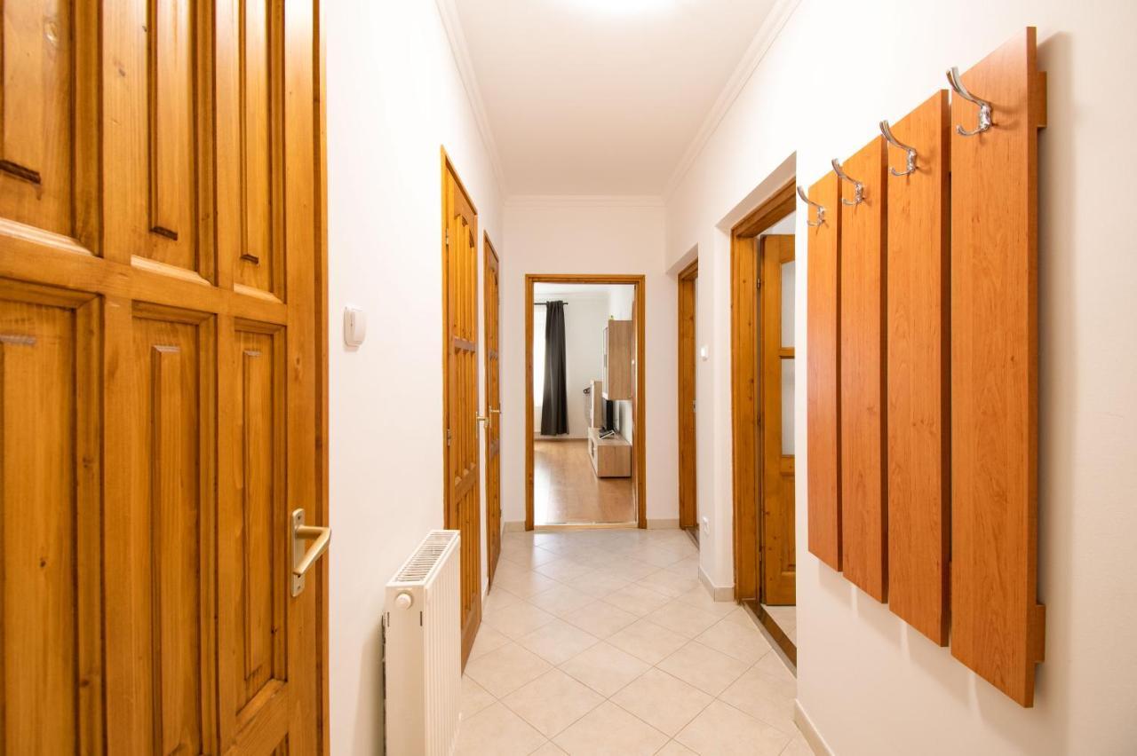 Lux Apartmanok Hajduszoboszlo Exterior photo