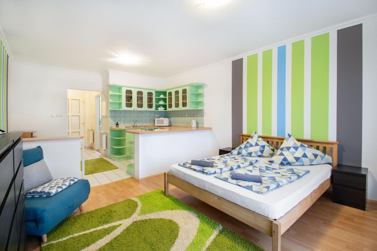 Lux Apartmanok Hajduszoboszlo Exterior photo
