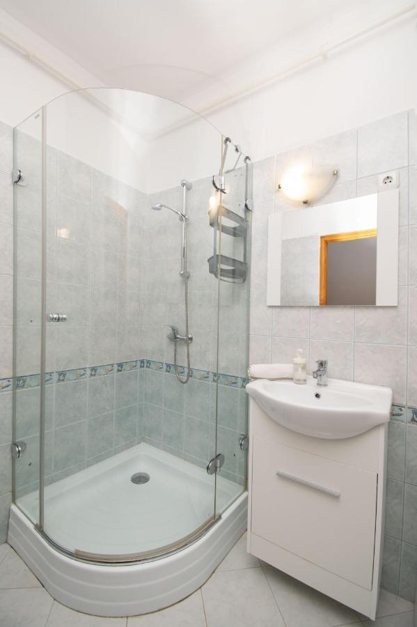 Lux Apartmanok Hajduszoboszlo Exterior photo